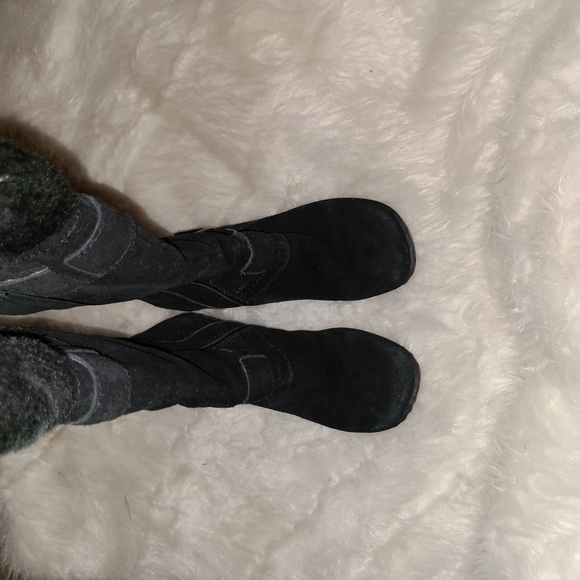 St. Johns Bay S. 6 M Black Suede Wedge Boots - Picture 3 of 7